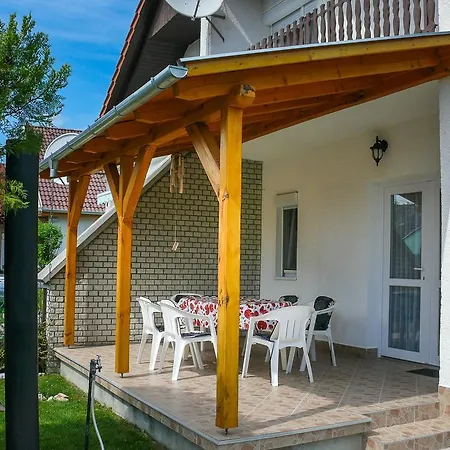 Daire Familia Nyaralo 89