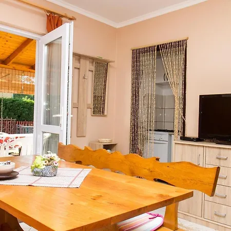 Daire Familia Nyaralo 89 *